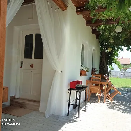 Apartment Rugosa Sarospatak